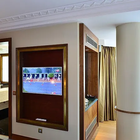 Warwick 4* Ankara