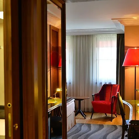 Warwick Otel