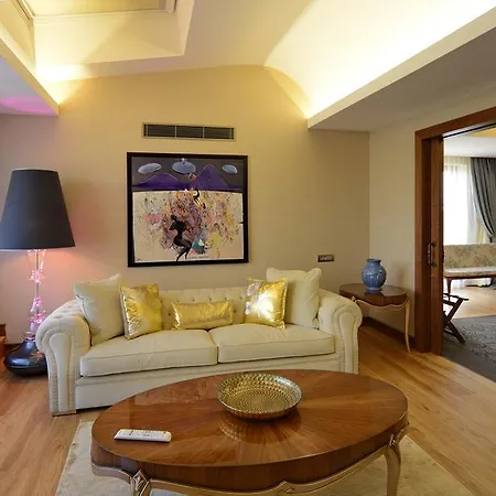 Warwick Otel 4*