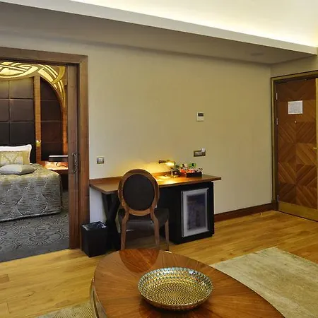Warwick 4* Ankara