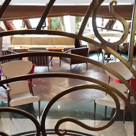 Otel Warwick