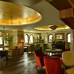 Warwick Hotel 4*