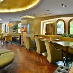 Warwick Hotel 4*